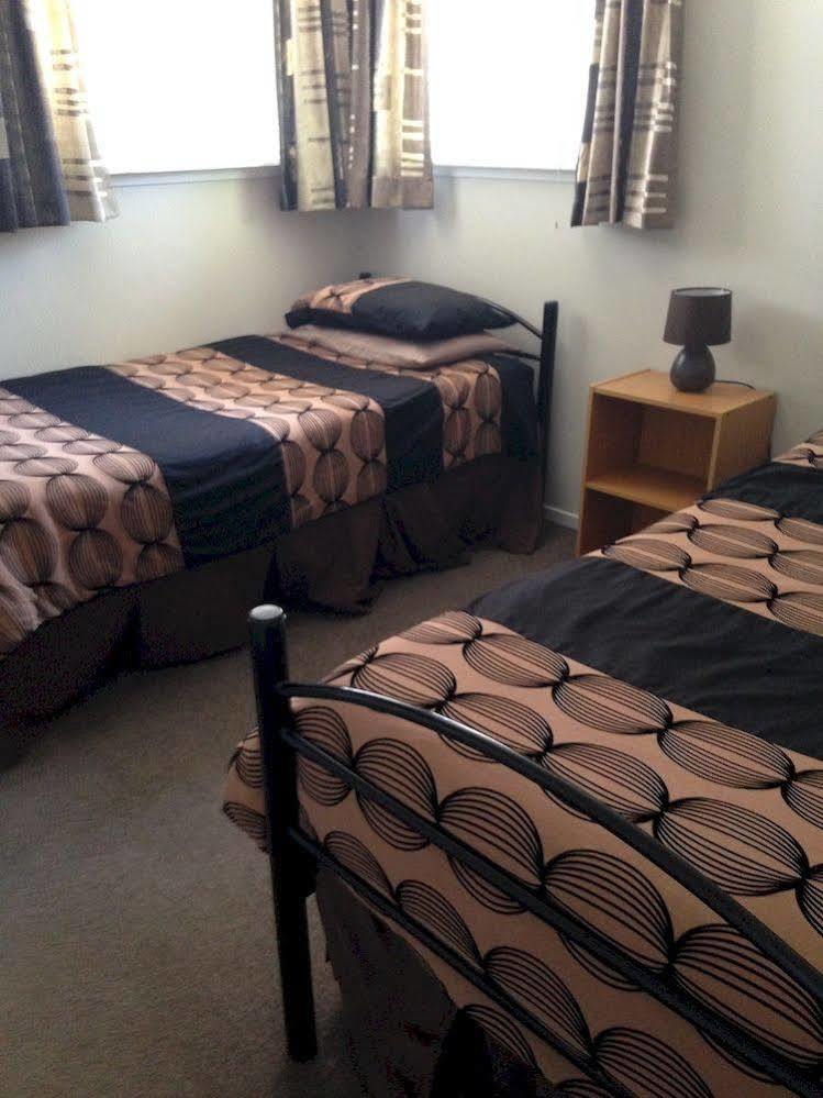 Tudor Oaks Motel Mangawhai Zewnętrze zdjęcie